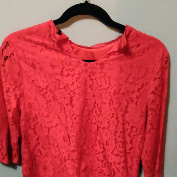 Red floral lace top - Picture 4 of 4